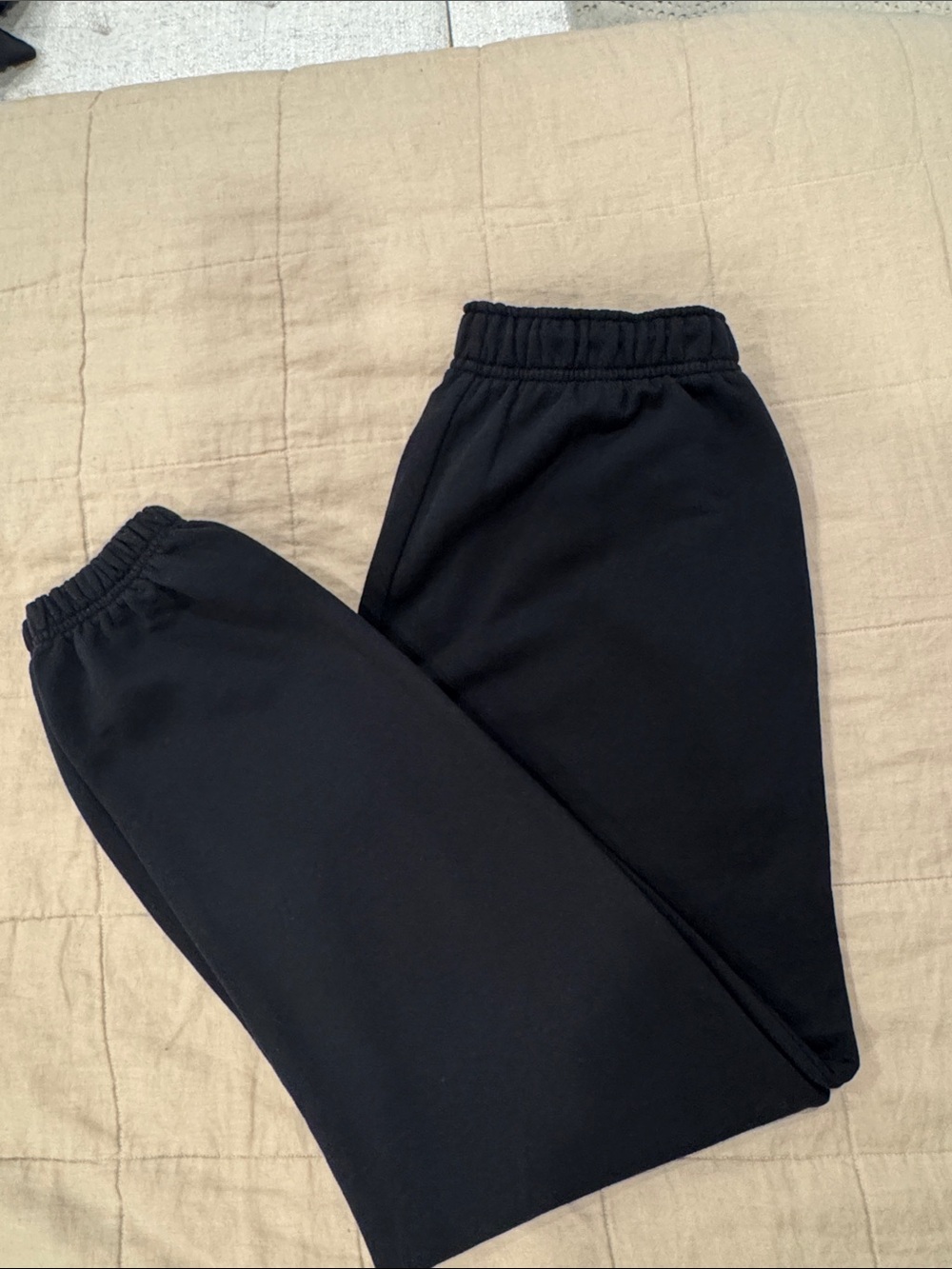 Alo Yoga Accolade Jogger Sweatpant - Black- XS - Picture 8 of 11